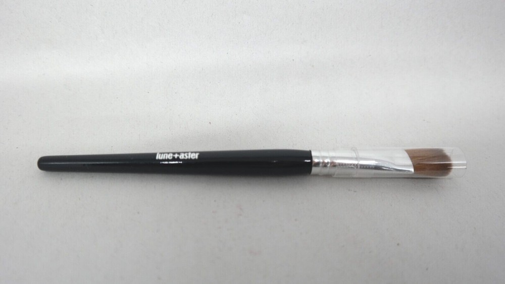 Lune + Aster Eyeshadow Base Brush New
