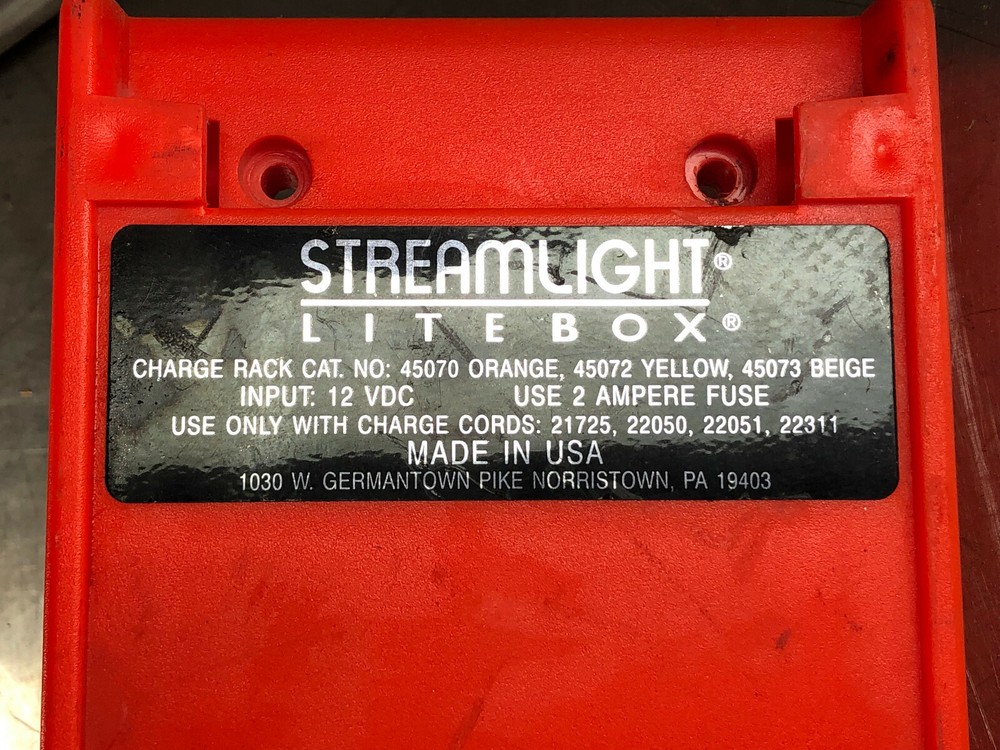 STREAMLIGHT Litebox Flashlight Charging Base - 45070 - NO CORD - Used