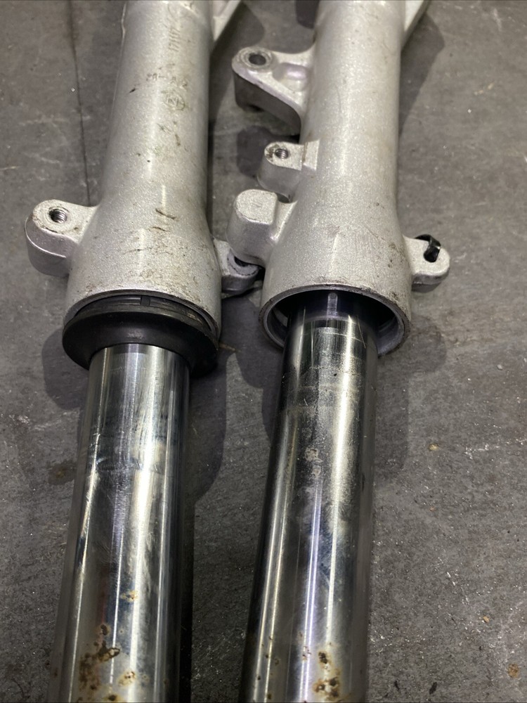HONDA PCX 125 2010-2013 Front Side Fork Suspension (missing Dust Cap ) 1*