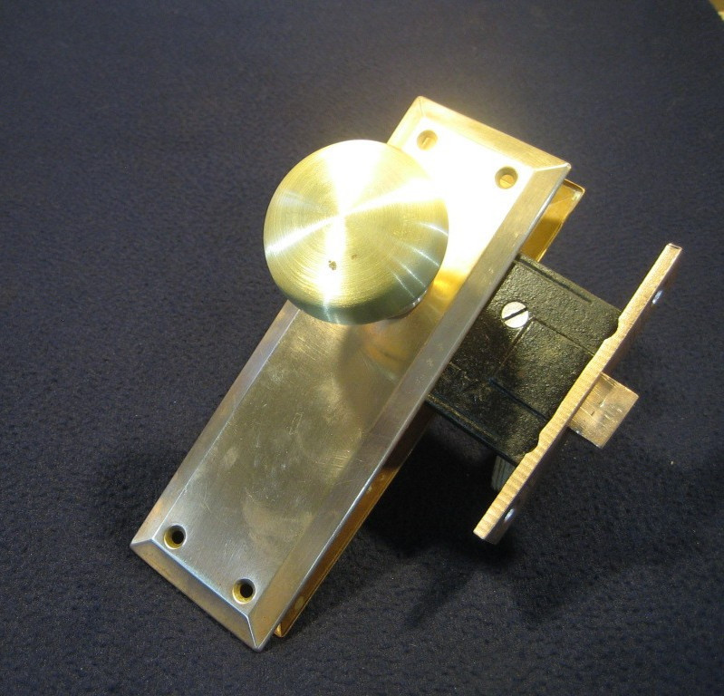 Antique Mortise Knob Latch Lock Brass Knobs & Plates - Refurbished - Yale #1016