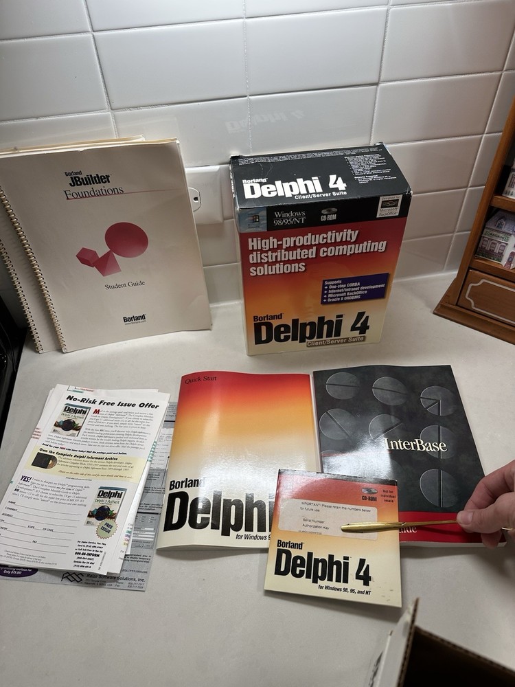 Borland Delphi 4 Client Server Suite Boxed Set + JBuilder Guides