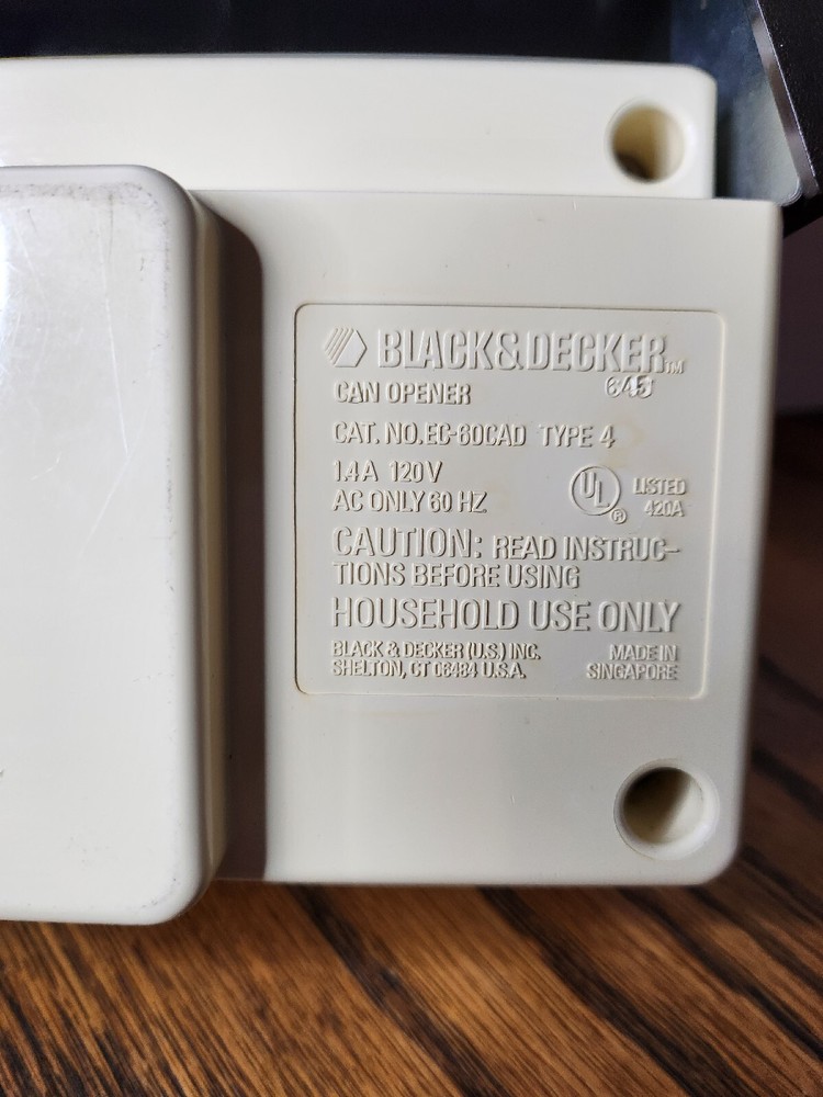 Black & Decker Spacemaker Can Opener 120v Brown & White Automatic Plug In Wall