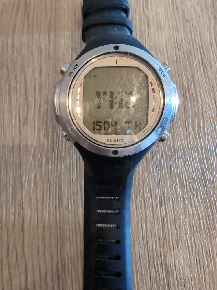 Suunto D6 Dive Computer with USB cable