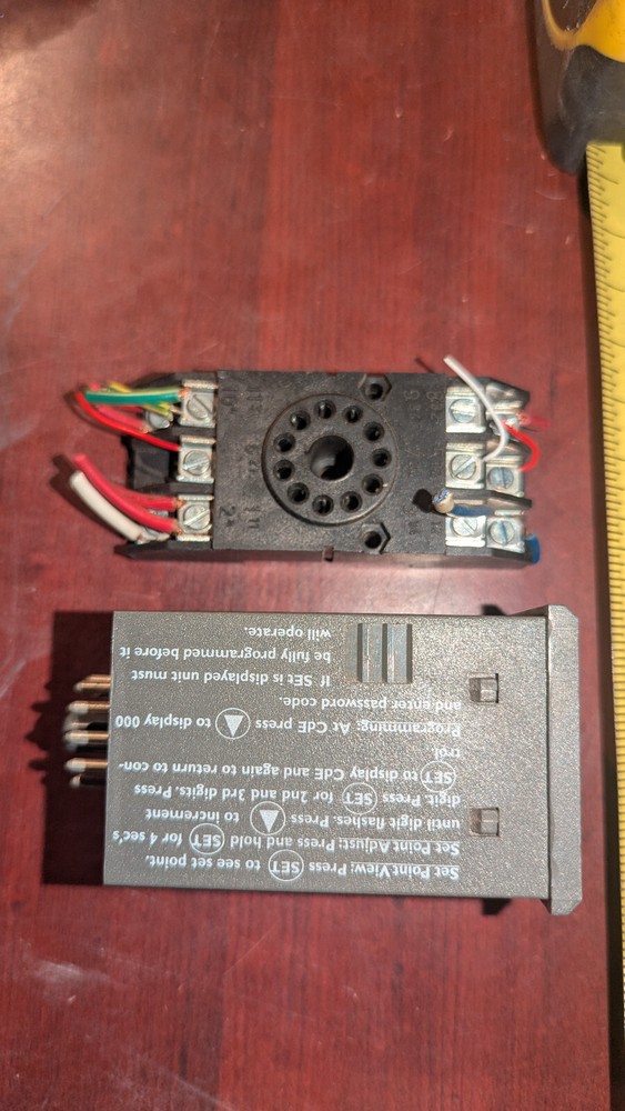 Tempatron Temperature Control DTC 410-02 w/ Base