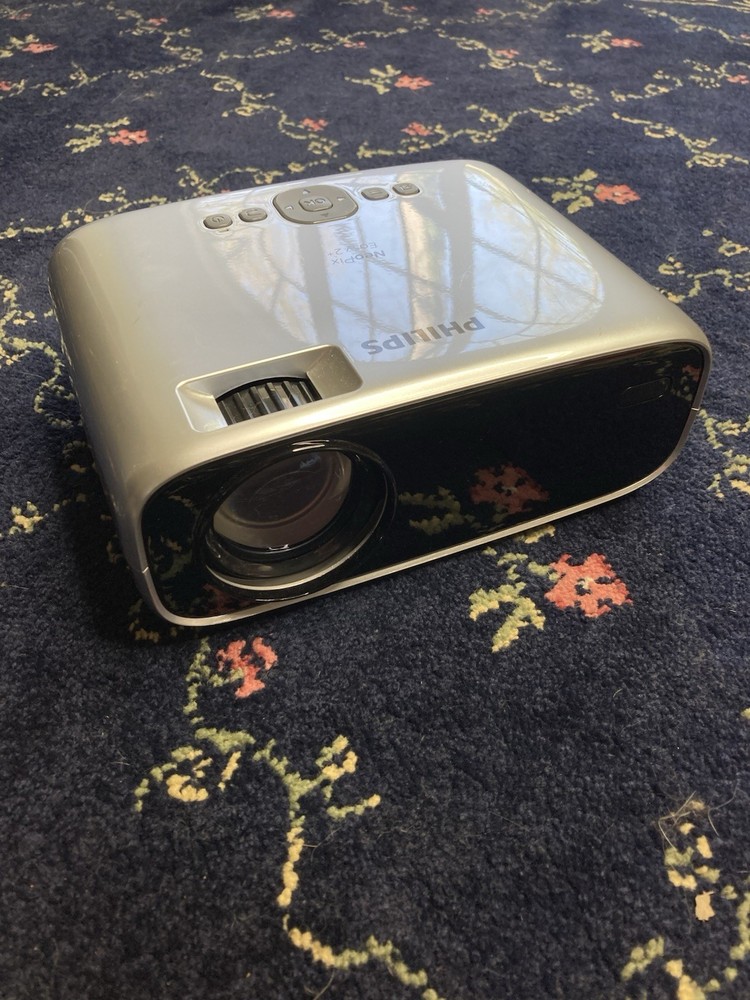 Philips NeoPix Easy 2+ Portable Projector NPX442 Silver