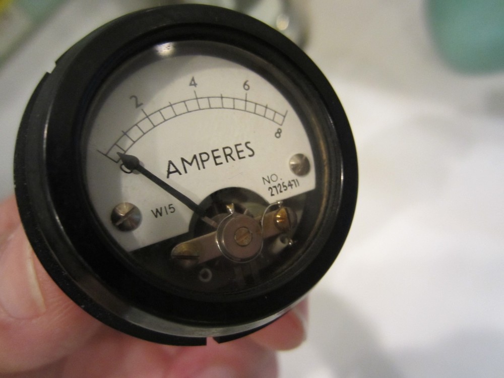 VOLTMETER W15, P/N 2725471 D H B