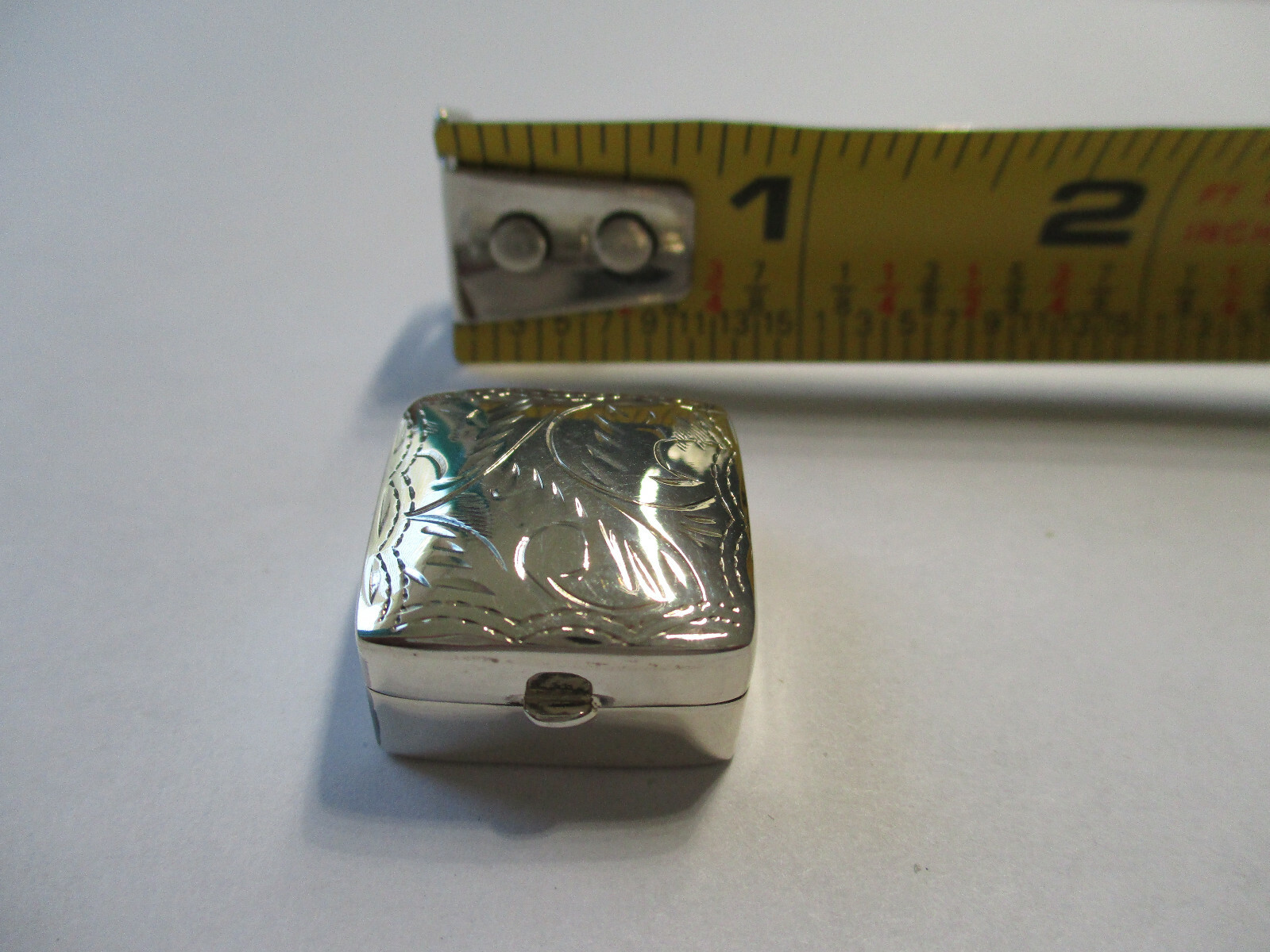 Small square shape sterling silver pill box soild 925 engraved on top 3/4 inch