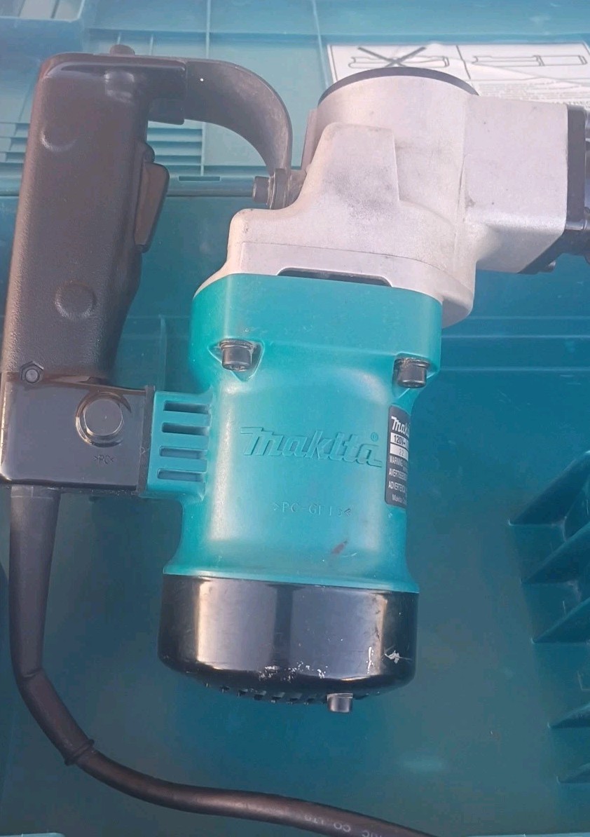 Makita HM0810B Demolition Hammer Used with Case Free Shipping