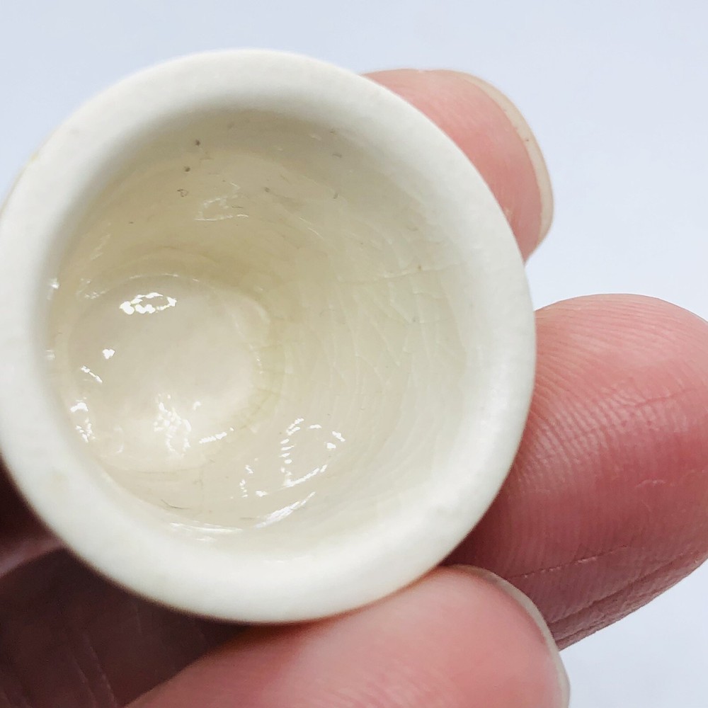 Adorable Vtg 3D Bird Hatching from Porcelain Egg Thimble