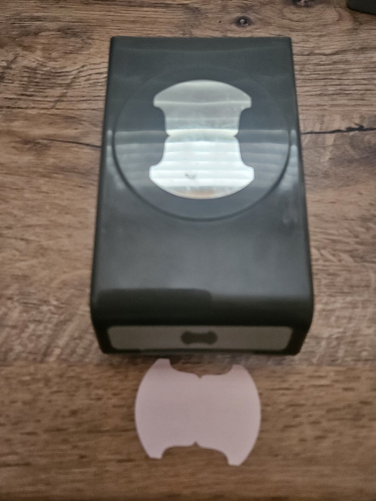 Stampin Up! ROUND TAB PUNCH   Retired