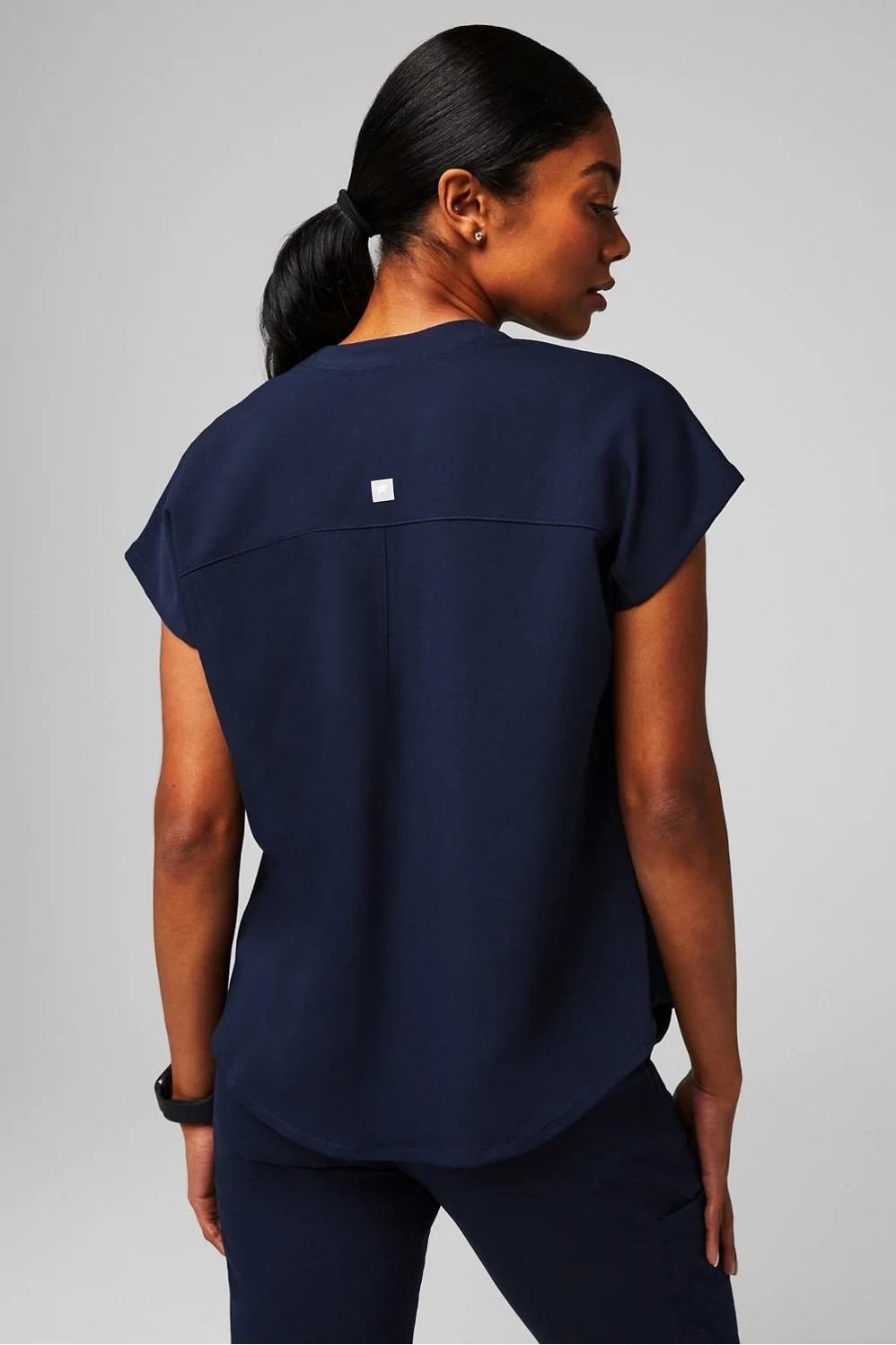Fabletics Evolve Scrub Top Womens Large NWT Navy Blue 3 Pocket Oversized Stretch