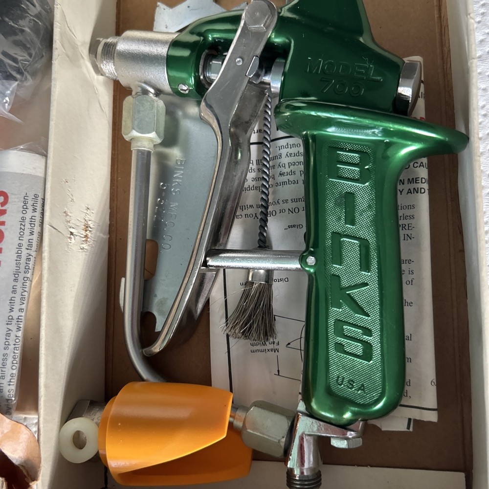Binks Model 700 Spray Gun