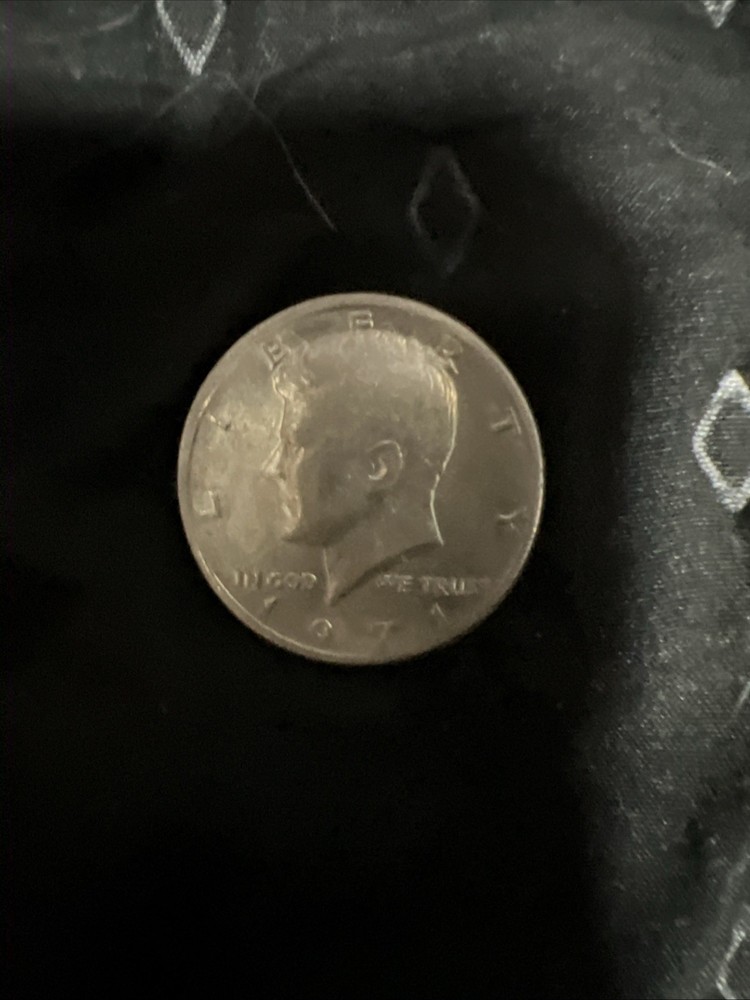 Rare 1971 FG Upside Down Eagle Half-Dollar 50 Cent Piece