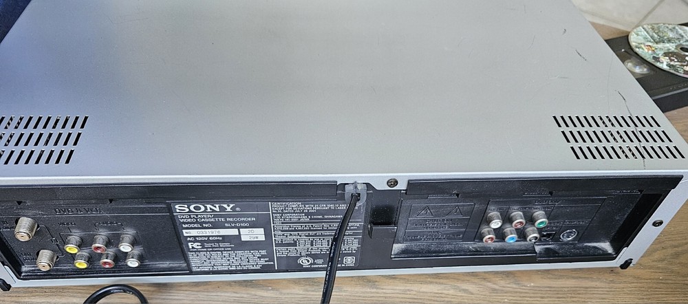 SONY SLV-D100 DVD/VCR Combo playerTested - No Remote