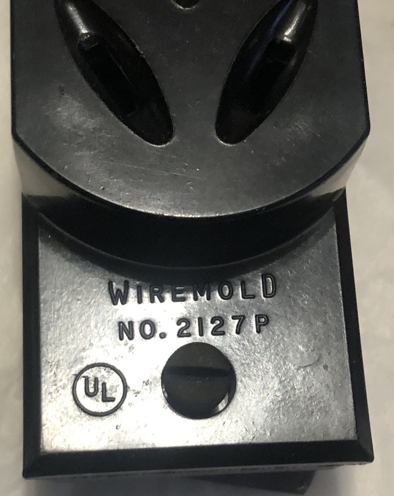 VINTAGE UNUSED WIREMOLD BAKELITE ELECTRICAL RECEPTACLE SOCKET 2127P