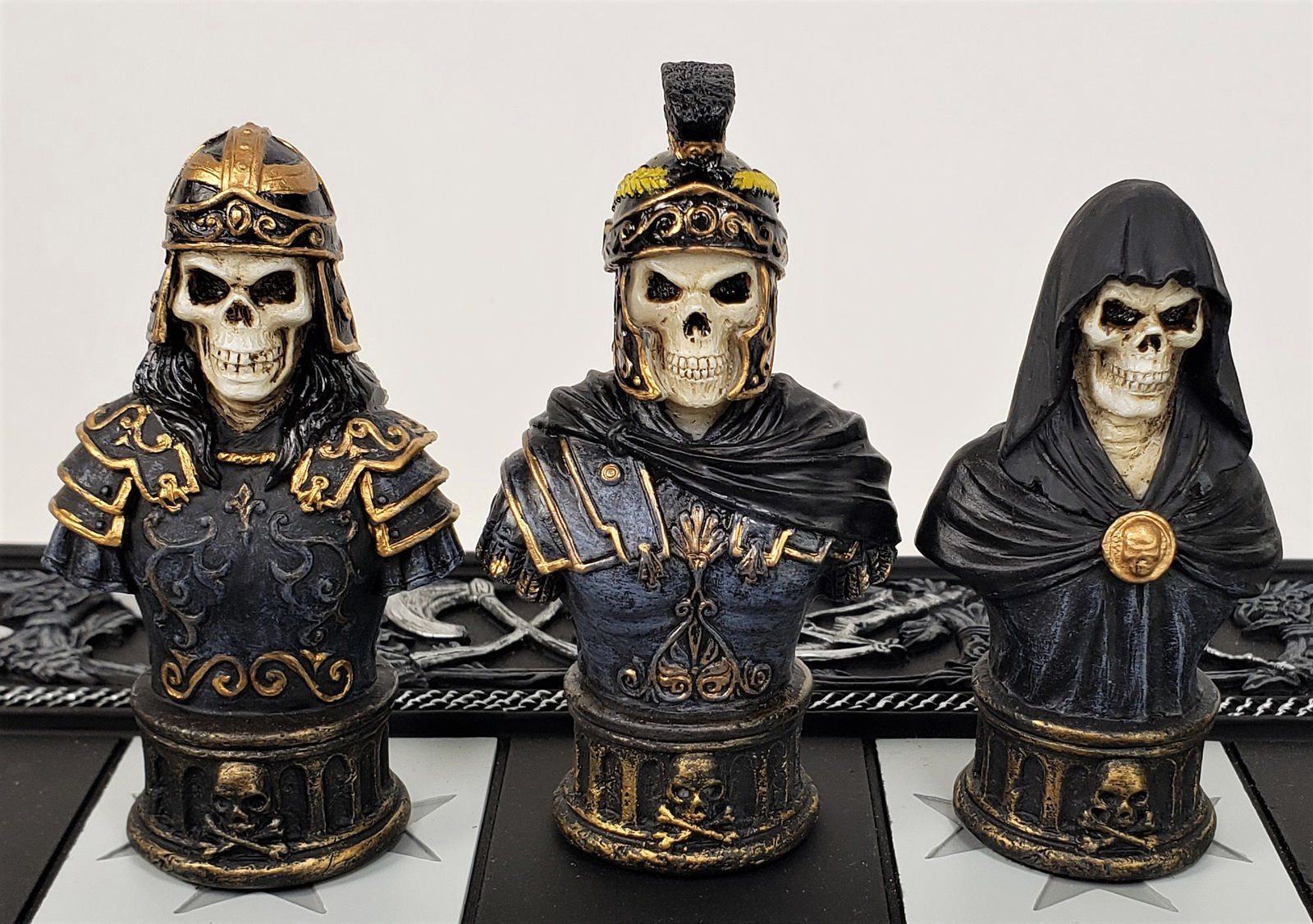 Medieval Times Skull Busts Gothic Fantasy Knights Chess Set 17" Maltese Board
