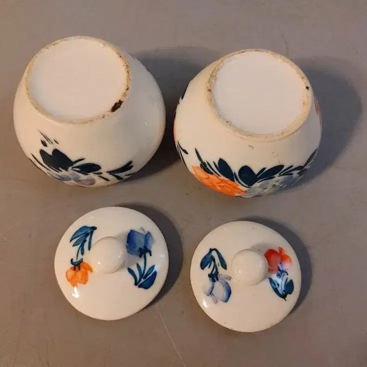 Flower Pattern White Celadon Incense Holder Pair