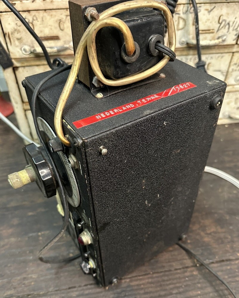 Vintage Lampkin Laboratories Frequency Meter Model 105-B