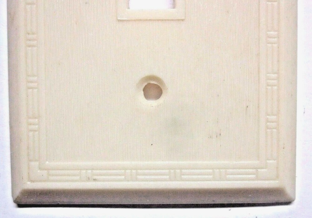 Snapit Dashed Fine Lines Beige Bakelite Switch Wall Plate Box Cover Vtg MCM