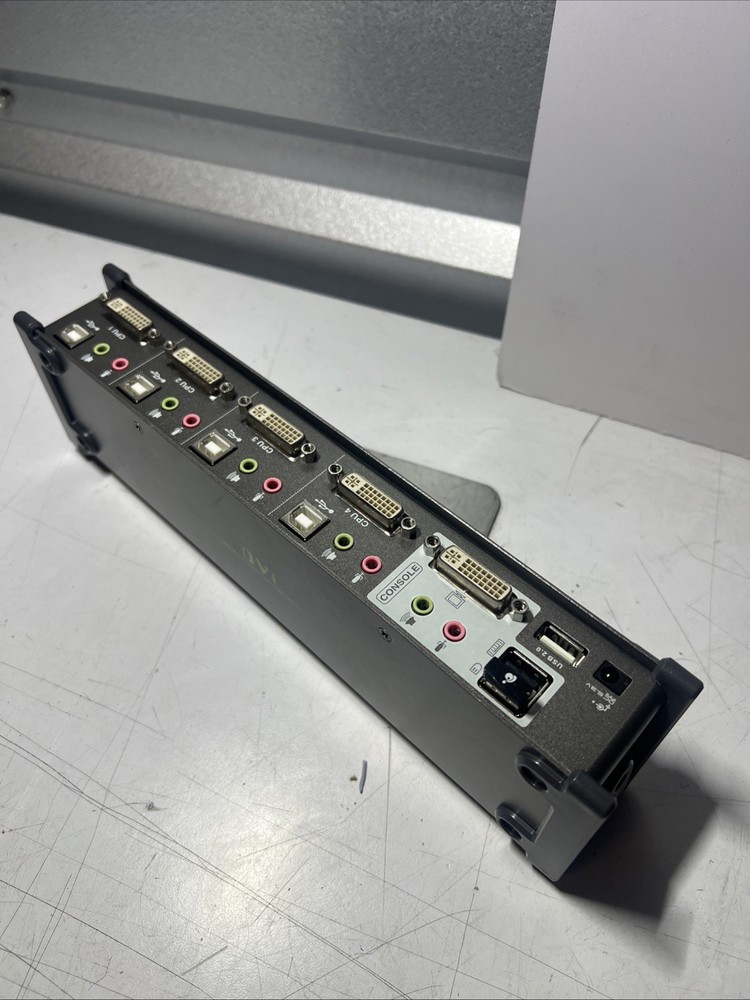 IOGear 4-Port KVMP Switch GCS1104