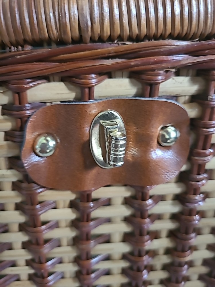RATTAN BIG PICNIC WINE HAMPER WITH ADJUSTABLE BROWN STRAP BLUE STRIPE INSIDE EUC