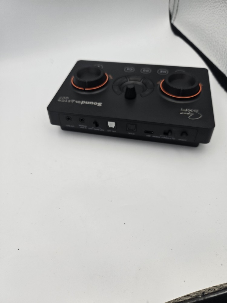 CREATIVE SOUND BLASTER GC7 GAME STREAMING USB DAC WITH CABLES OPEN BOX