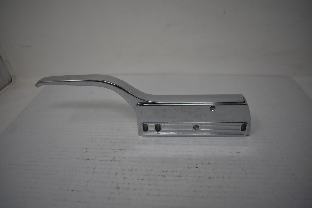Component Hardware Group Heavy Duty Magnetic Latch Die-Cast R25