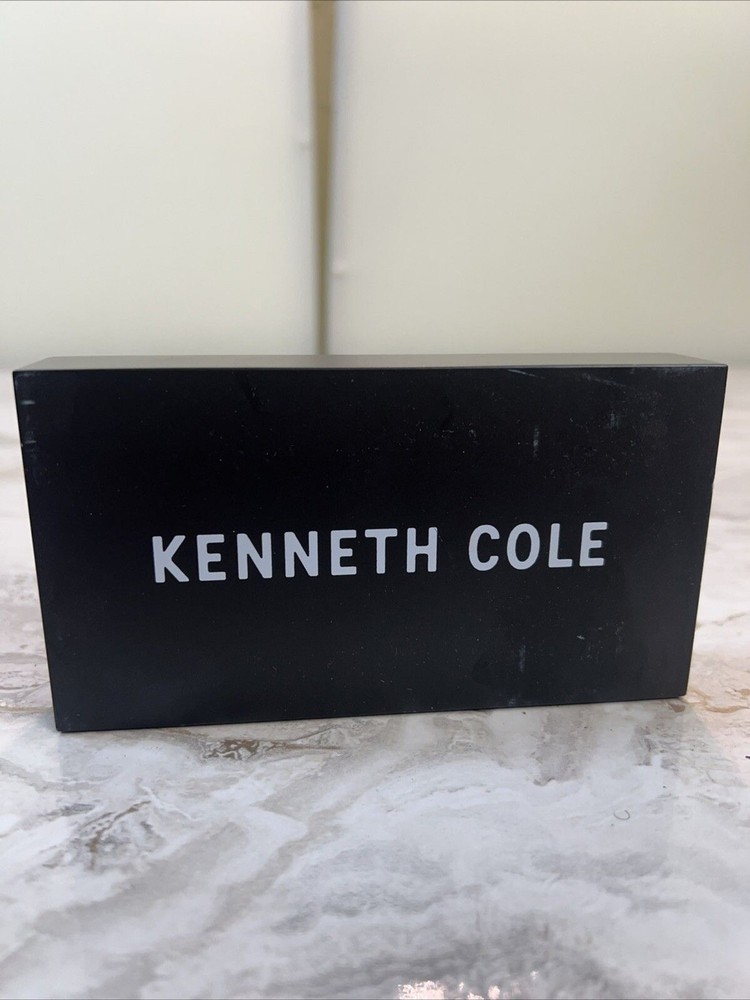 KENNETH COLE  5.5" STORE SIGN DISPLAY
