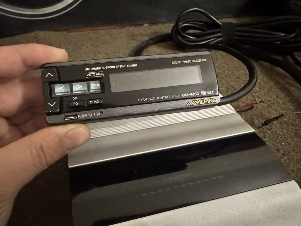ALPINE PXA-H600 Digital Audio Processor & PXA-H600 Controller Old-School