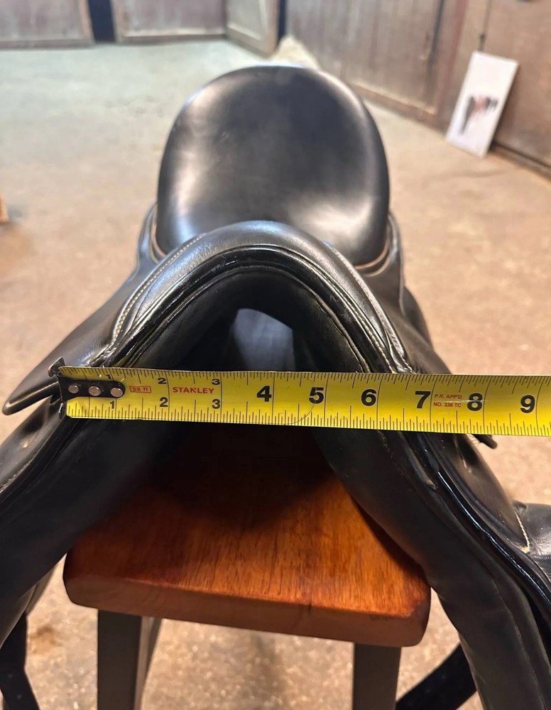 Gorgeous 18" PS Saddle