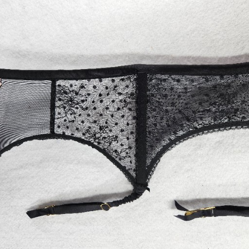 VICTORIA'S SECRET Dream Angels Black Floral Lace Garter Belt Womens M-L NEW