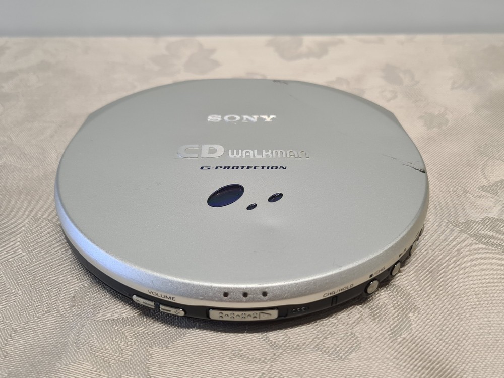 SONY Walkman D-EJ915 CD Player & Battery Case