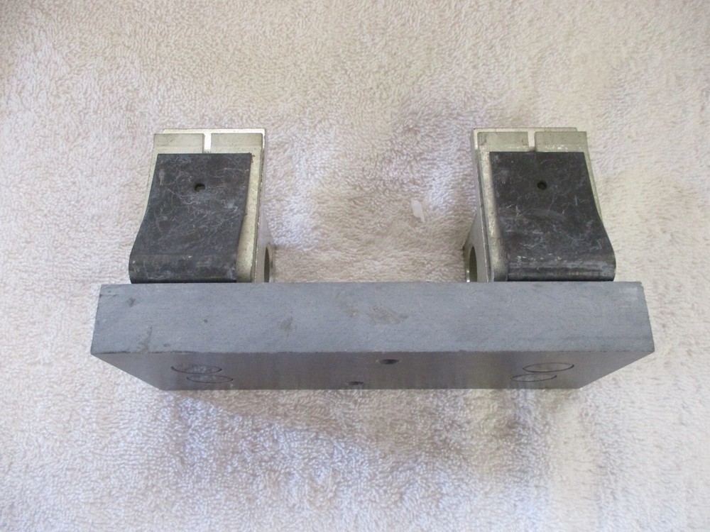 BUSS Fuse Holder 600V 400A J60400-1CR