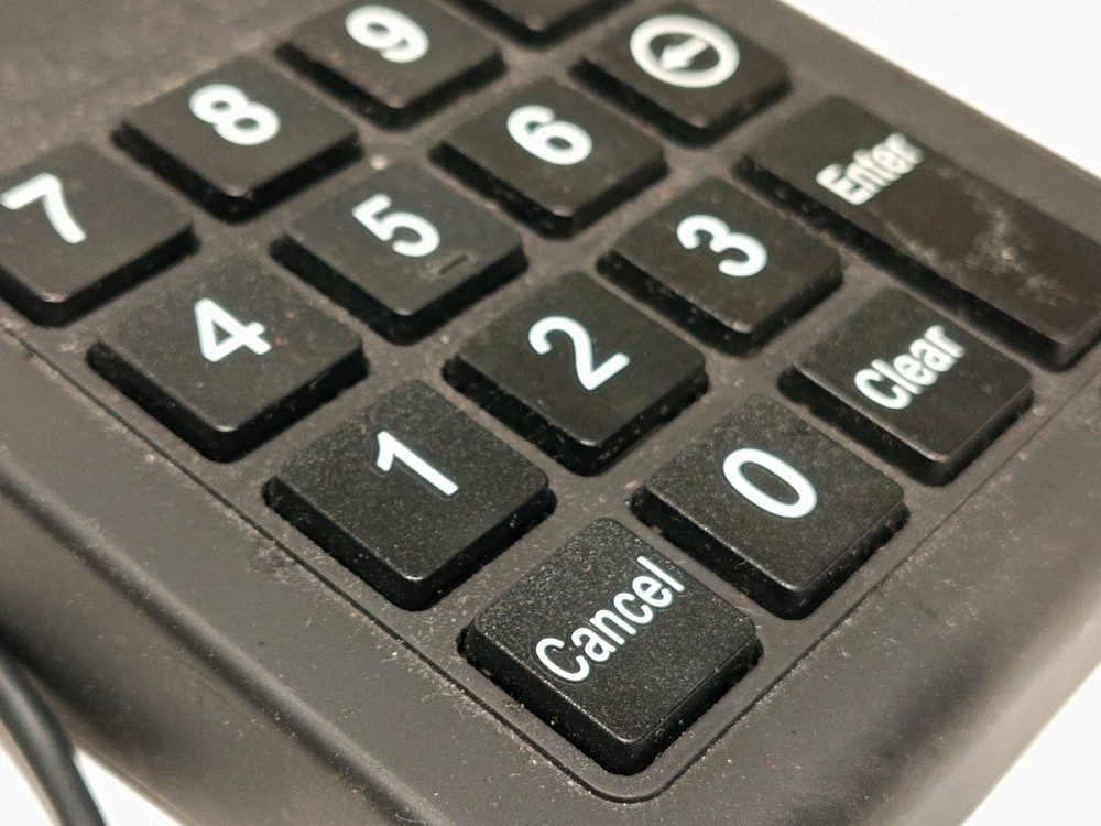 Magtek 21087008 Dynapad SCRA USB Numeric Keypad and Magnetic Card Reader