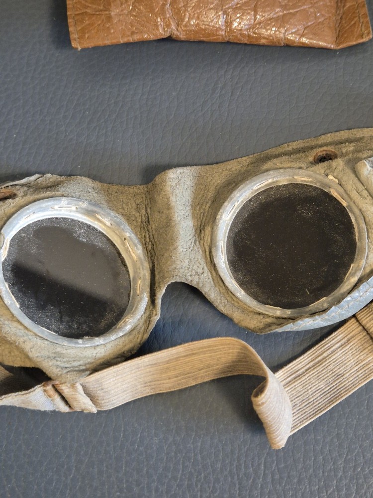 WW2 genuine German Army DAK or Tropical troops Goggles with case