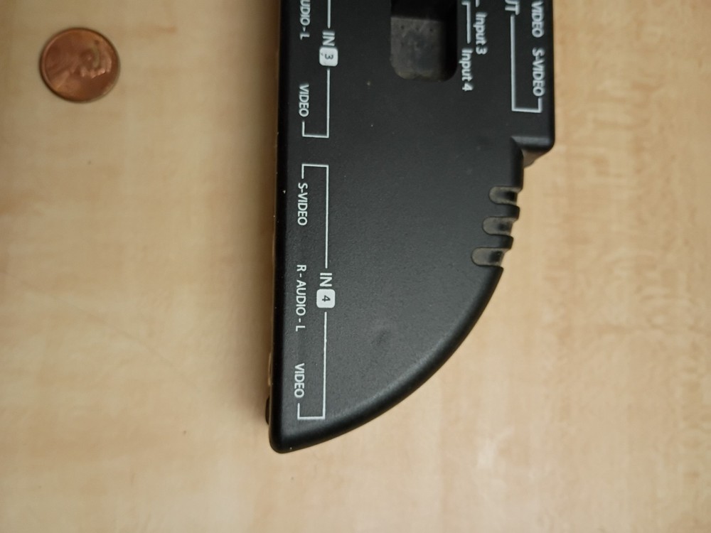 Fosmon - 4 Port AV Composite RCA Selector Box Switch Splitter - Not Tested