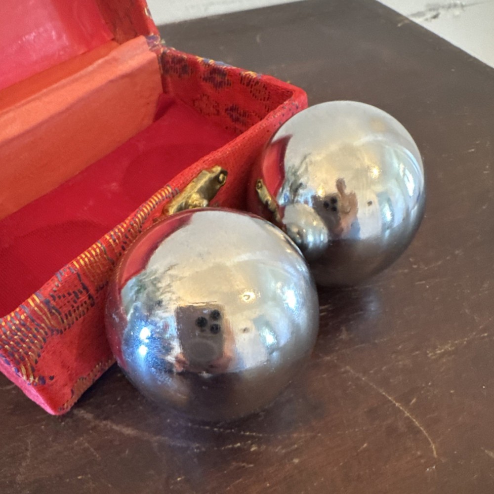 Metal Silver Baoding Balls Hand Exercise Set with Decorative Box, BAL010