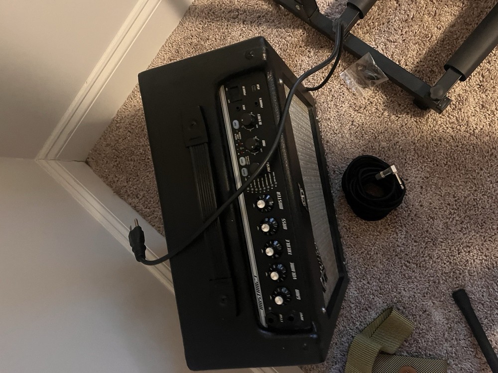 Fender Mustang I Combo Modeling Guitar Amplifier 1-Channel Practice