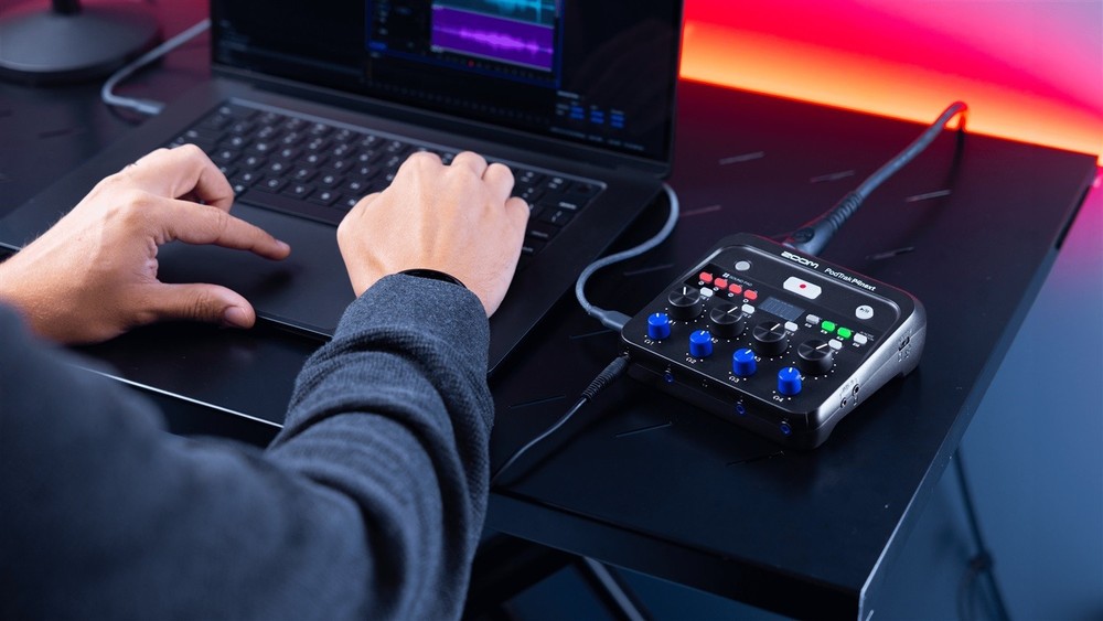 Zoom PodTrak P4next Podcast Recorder