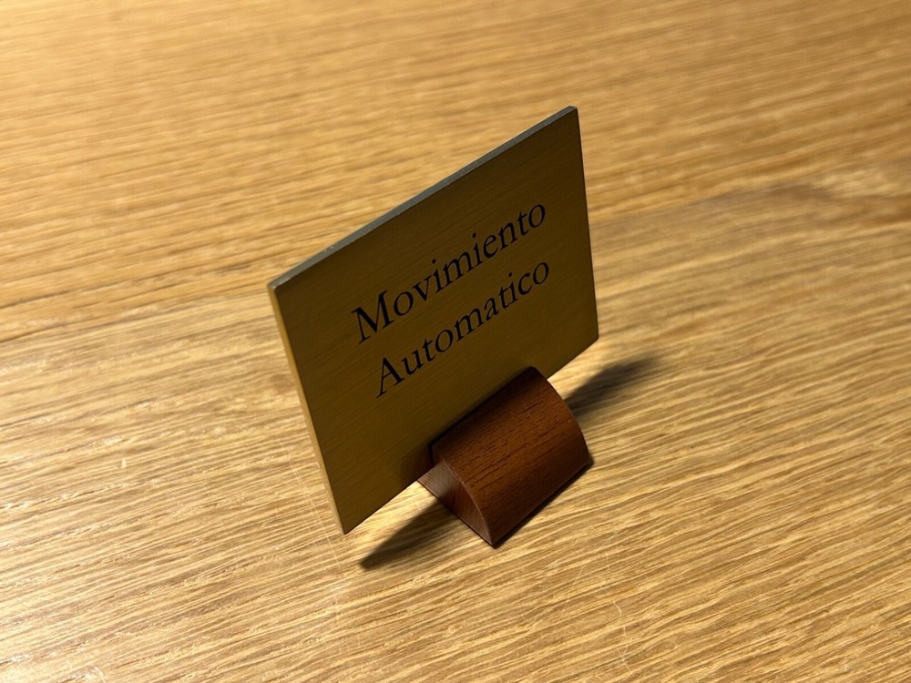 Exhibitor Stand Plate - Model AUTOMATIC MOVEMENT