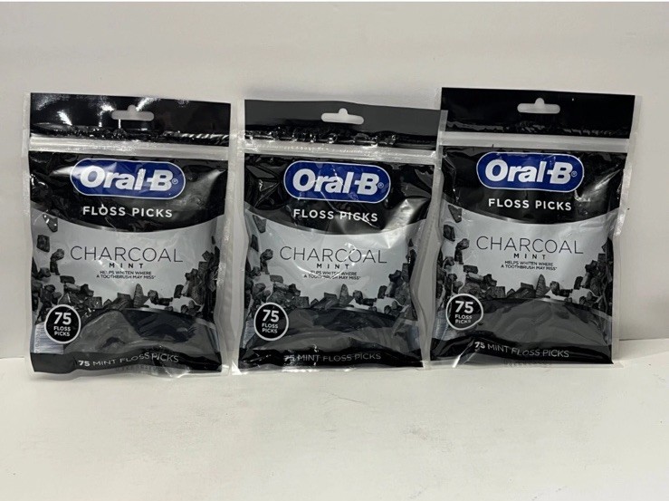 Oral-B Flossers Toothpicks Charcoal Mint Dental Picks 75ct (225 Total)  Lot of 3
