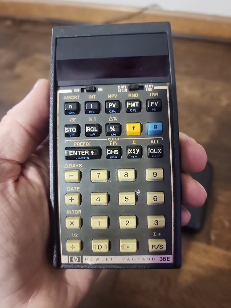 HEWLETT PACKARD, 1978 HP 38E PROGRAMMABLE CALCULATOR, CASE & BOOKLET No Battery