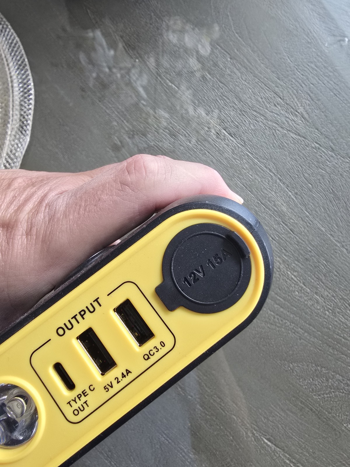 New Lion Energy Lion Cub GO Portable Power Unit 120Wh AC DC USB Solar