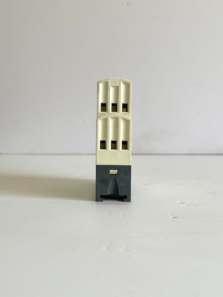 SCHNEIDER ELECTRIC RE7TP13BU ADJUSTABLE ON-DELAY TIMING RELAY