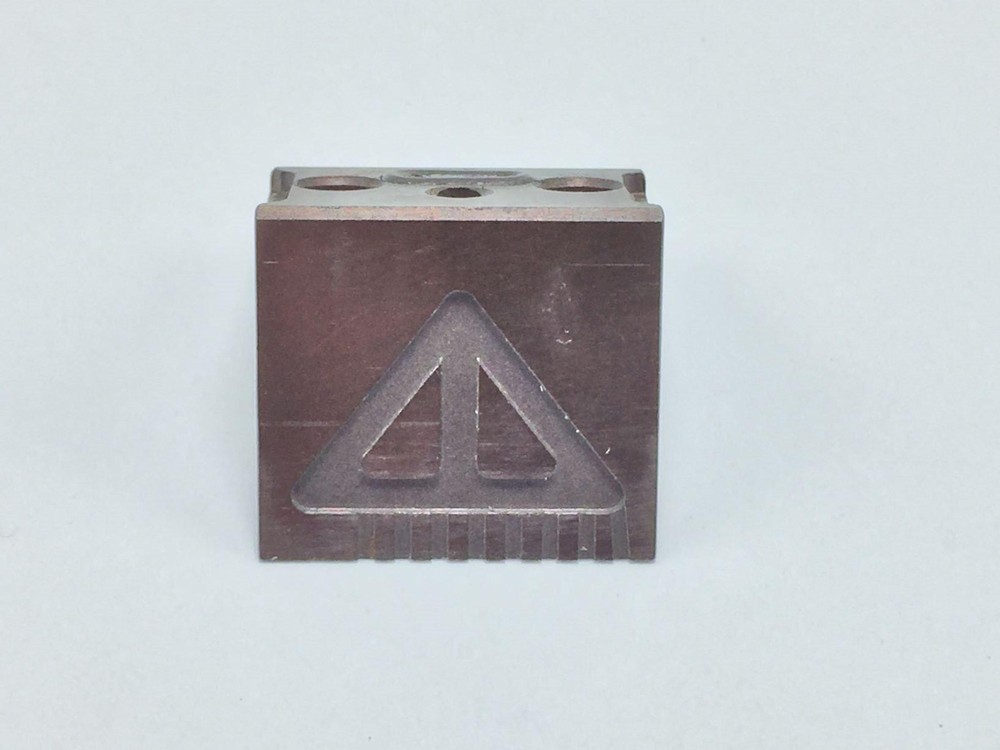 Nordson 297237 Spray Nozzle 8-Openings Coating Width 17mm
