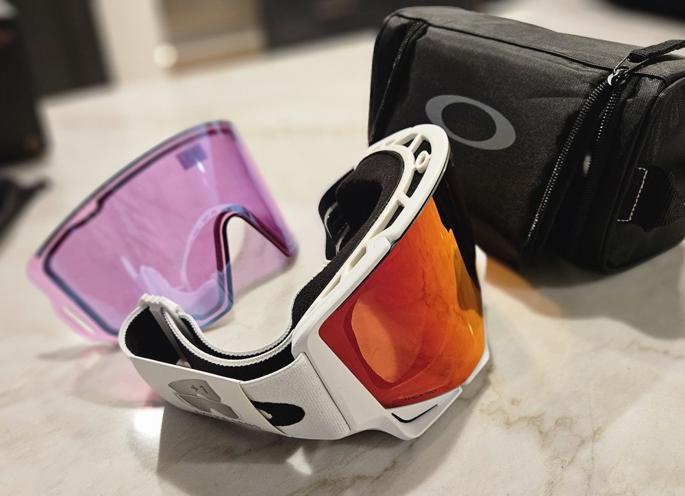 NEW Oakley Flow Scape L White w/ extra lens