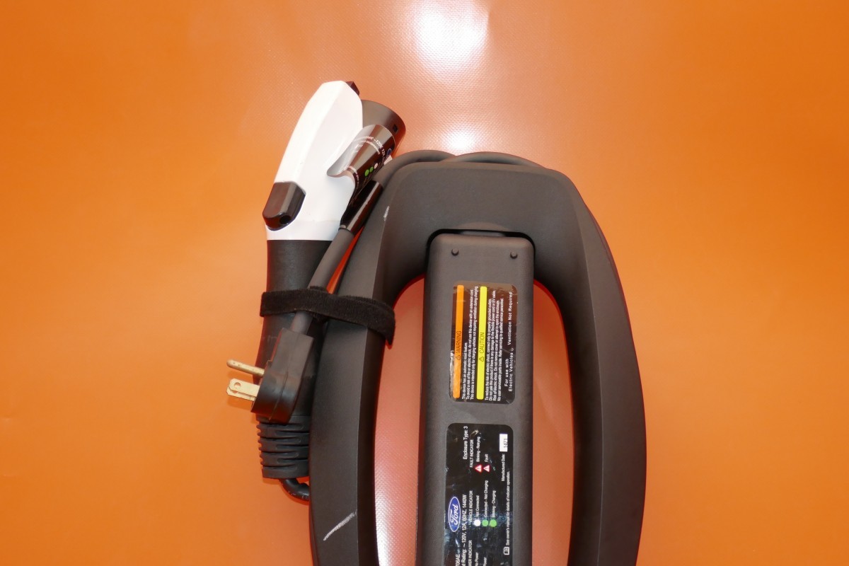 FORD CHARGING CABLE C-MAX FUSION 2016 2017 2018 2019 FM58-10B706AE OEM