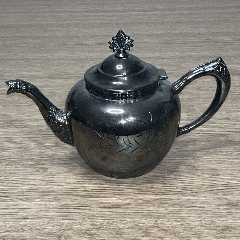 Antique Yale Silver Co. Quadruple Plate Teapot 40712 Silver Vintage