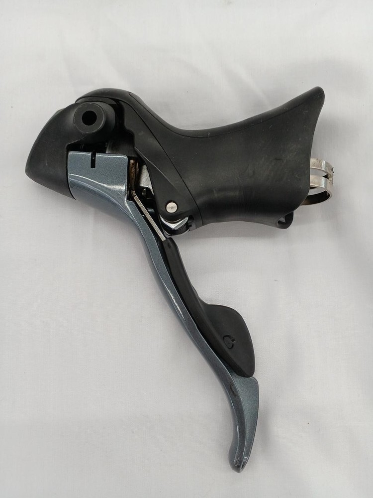 ST-2400 STI Leer