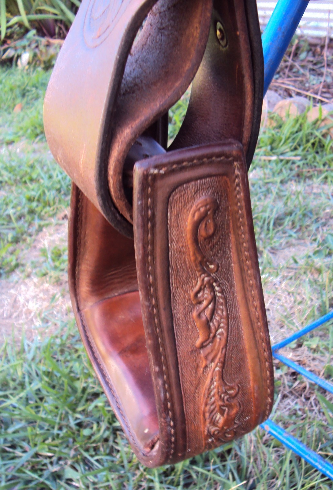 SIMCO Western Show / Parade Saddle- 15" -SILVER HEARTS- Tooled Design -STUNNING!